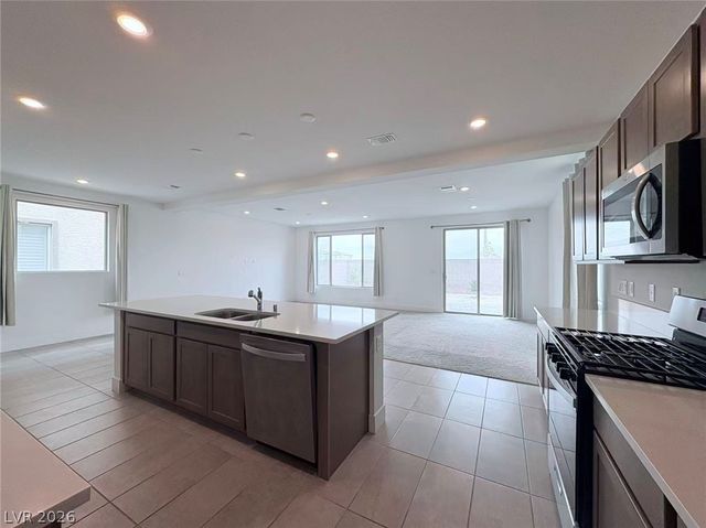 8044 Texas Hills Street, Las Vegas, NV 89113