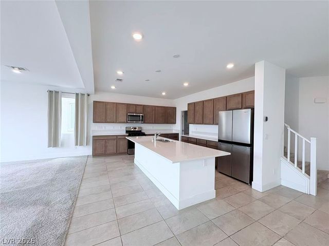 8044 Texas Hills Street, Las Vegas, NV 89113