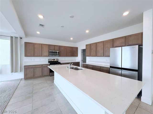 8044 Texas Hills Street, Las Vegas, NV 89113