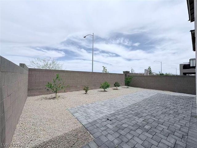 8044 Texas Hills Street, Las Vegas, NV 89113