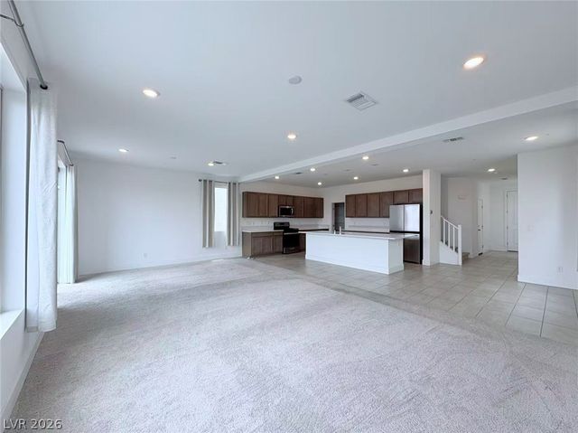 8044 Texas Hills Street, Las Vegas, NV 89113