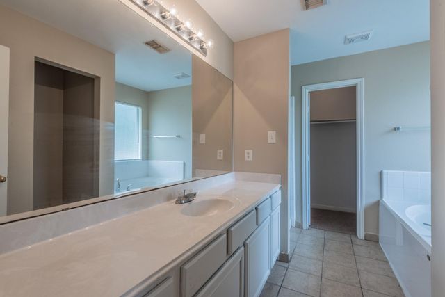 8006 Scarlet Tanager Drive, Humble, TX 77396