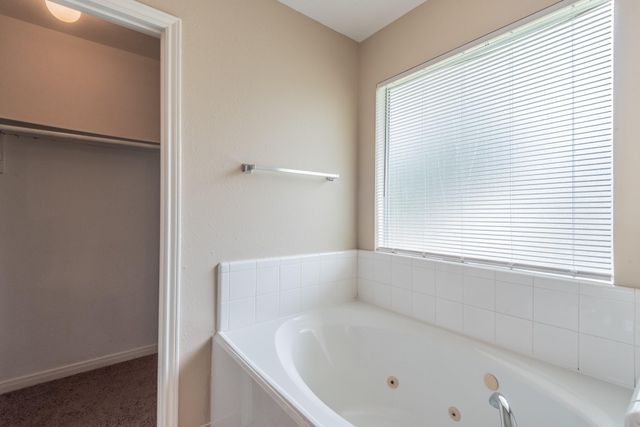 8006 Scarlet Tanager Drive, Humble, TX 77396