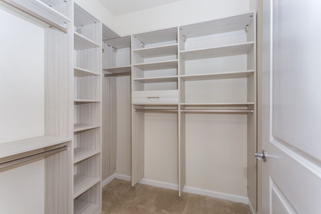1211 Pennington Drive 1211, Walpole, MA 02081