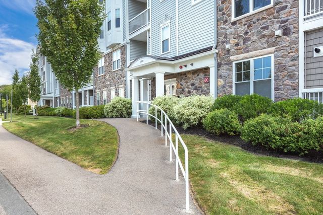 1211 Pennington Drive 1211, Walpole, MA 02081