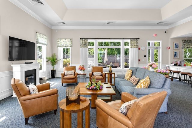 1211 Pennington Drive 1211, Walpole, MA 02081