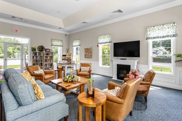 1211 Pennington Drive 1211, Walpole, MA 02081