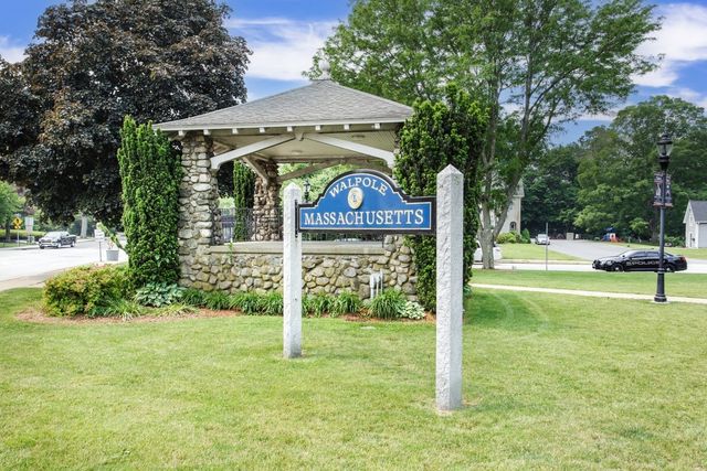 1211 Pennington Drive 1211, Walpole, MA 02081