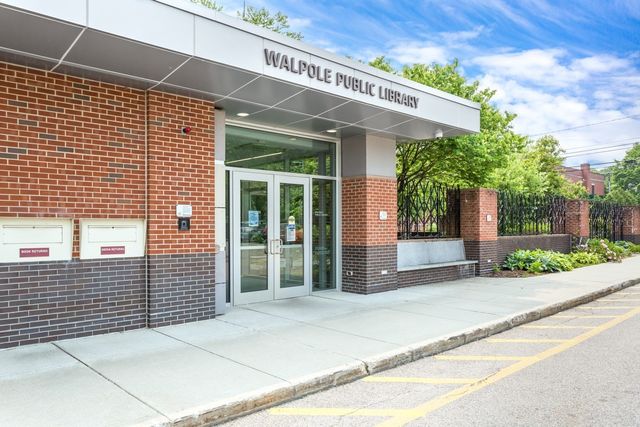 1211 Pennington Drive 1211, Walpole, MA 02081