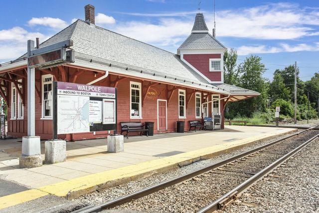 1211 Pennington Drive 1211, Walpole, MA 02081