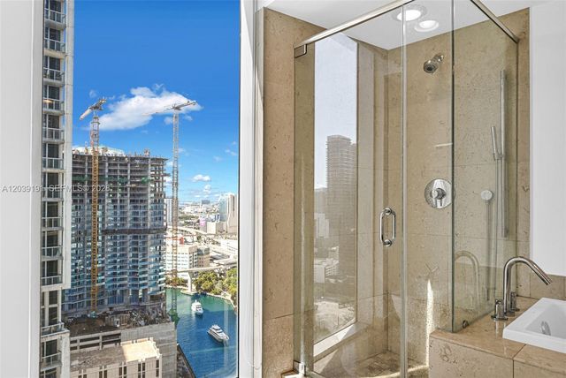 475 Brickell Ave 3113, Miami, FL 33131