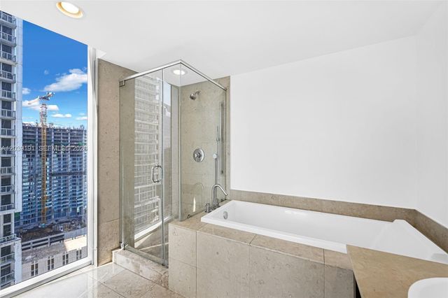 475 Brickell Ave 3113, Miami, FL 33131