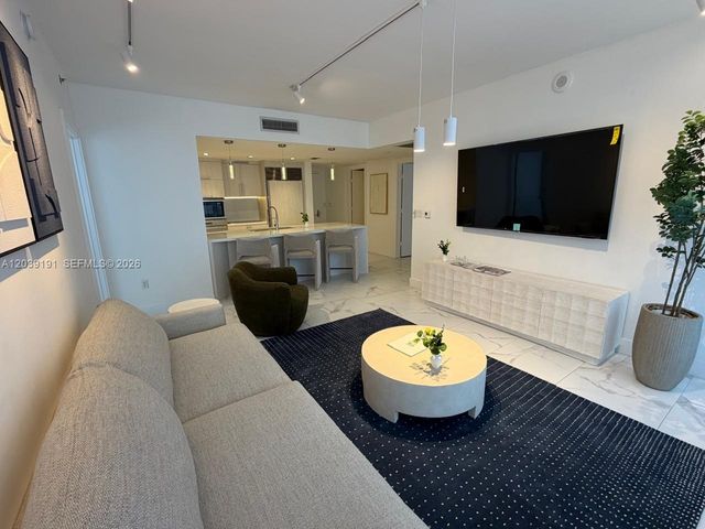 475 Brickell Ave 3113, Miami, FL 33131