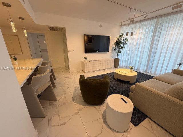 475 Brickell Ave 3113, Miami, FL 33131