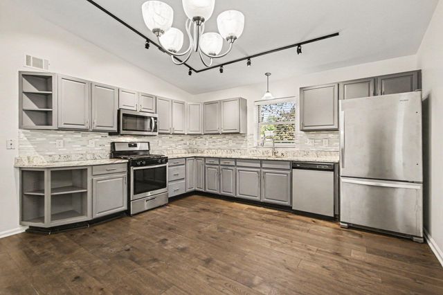6136 Canary Avenue, Portage, IN 46368