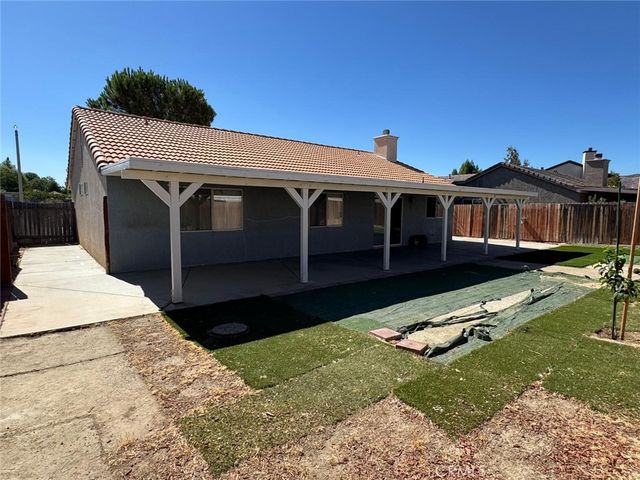 1229 Onyx, Palmdale, CA 93550