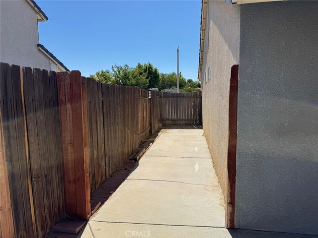 1229 Onyx, Palmdale, CA 93550