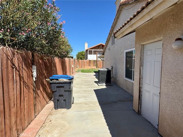 1229 Onyx, Palmdale, CA 93550