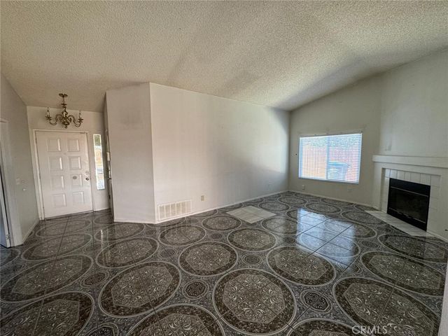 1229 Onyx, Palmdale, CA 93550