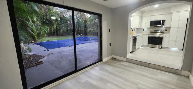 14715 N Spur Dr, Miami, FL 33161