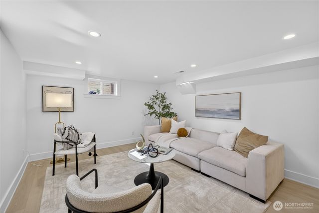 3402 48th Avenue SW, Seattle, WA 98116