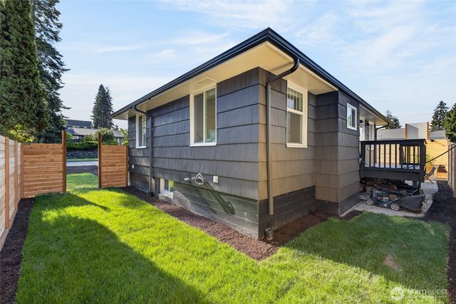 3402 48th Avenue SW, Seattle, WA 98116