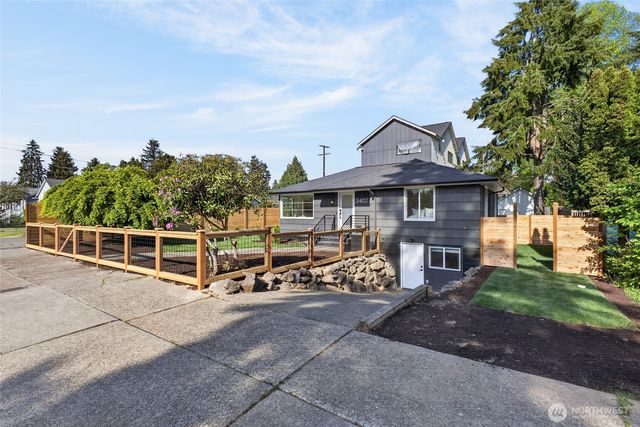 3402 48th Avenue SW, Seattle, WA 98116