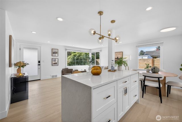 3402 48th Avenue SW, Seattle, WA 98116