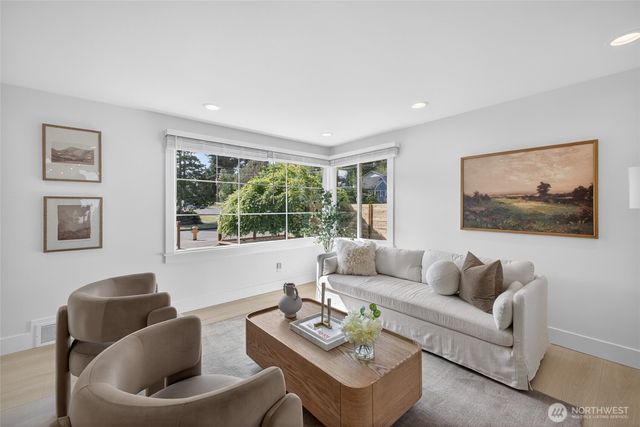 3402 48th Avenue SW, Seattle, WA 98116