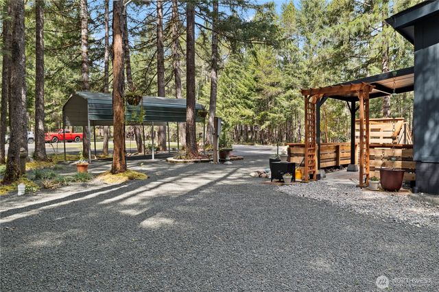 231 N Olympic Way, Hoodsport, WA 98548