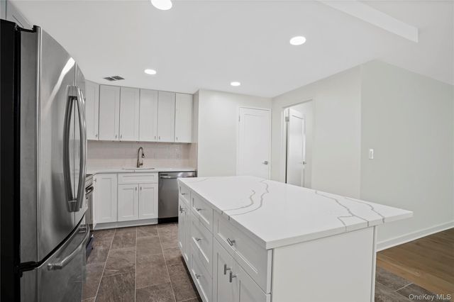 300 High Point Drive 314, Hartsdale, NY 10530