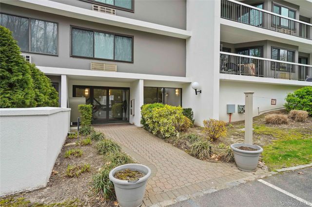 300 High Point Drive 314, Hartsdale, NY 10530