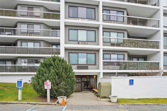 300 High Point Drive 314, Hartsdale, NY 10530