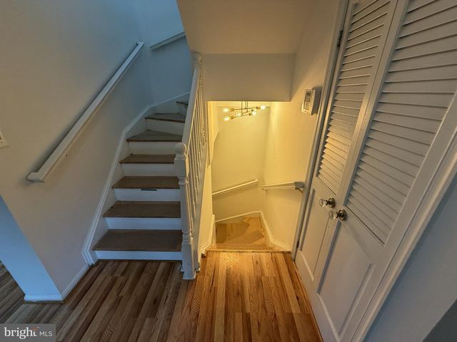 4360 GREENBERRY LN, Annandale, VA 22003