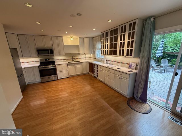 4360 GREENBERRY LN, Annandale, VA 22003