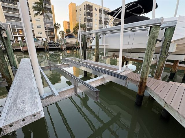 Dock 27 4351 Bay Beach Ln, Fort Myers Beach, FL 33931