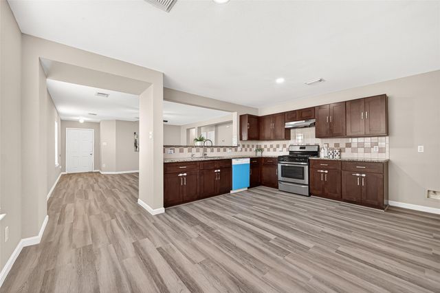 13126 Dawn Hollow Lane, Houston, TX 77072