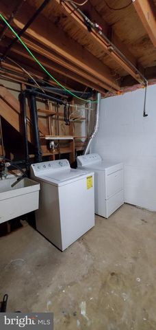 972 PAULSBORO DR, Rockville, MD 20850