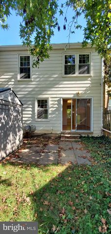 972 PAULSBORO DR, Rockville, MD 20850