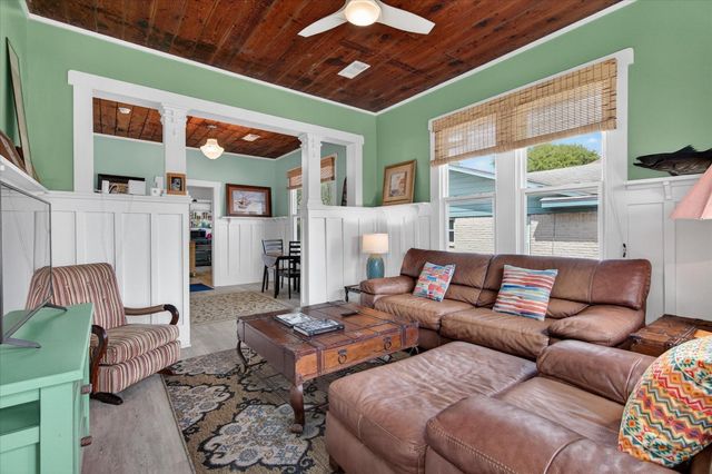 2407 37th Street, Galveston, TX 77550