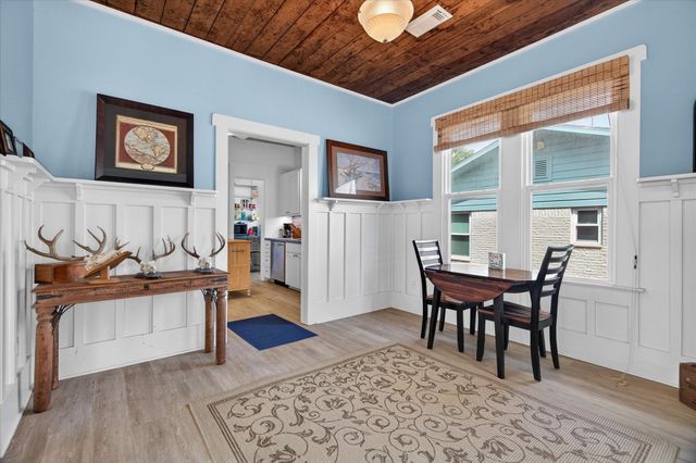 2407 37th Street, Galveston, TX 77550