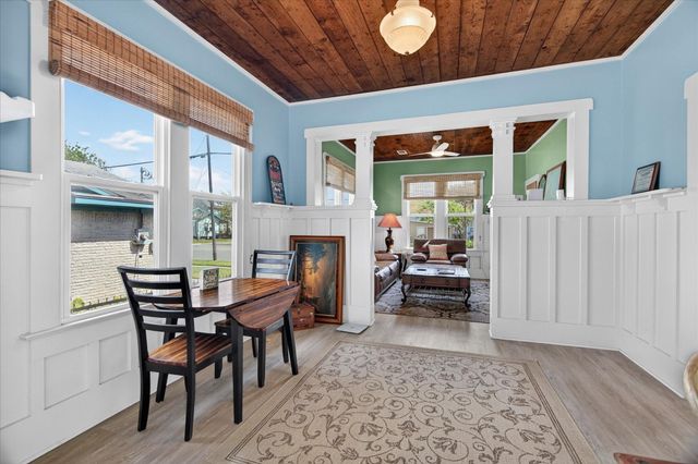 2407 37th Street, Galveston, TX 77550