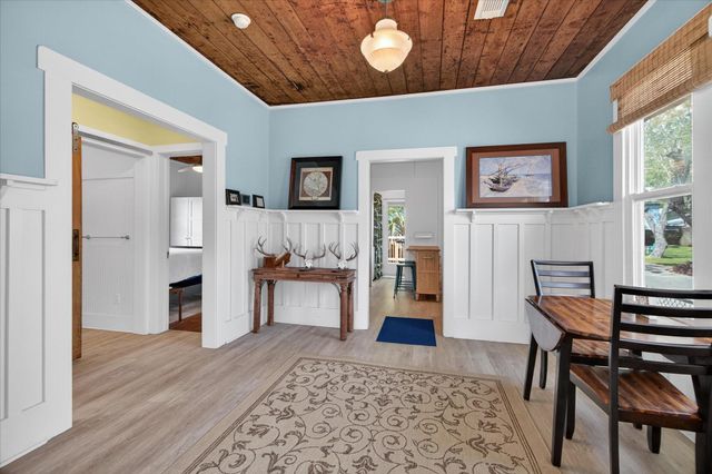 2407 37th Street, Galveston, TX 77550