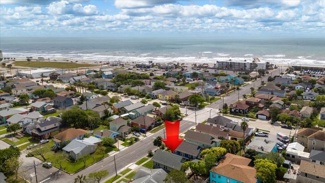 2407 37th Street, Galveston, TX 77550