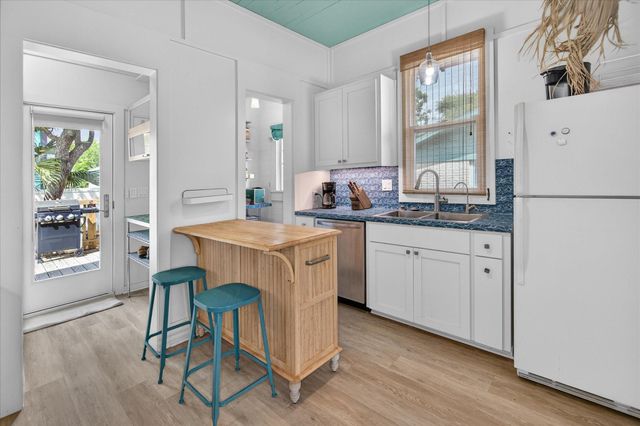 2407 37th Street, Galveston, TX 77550