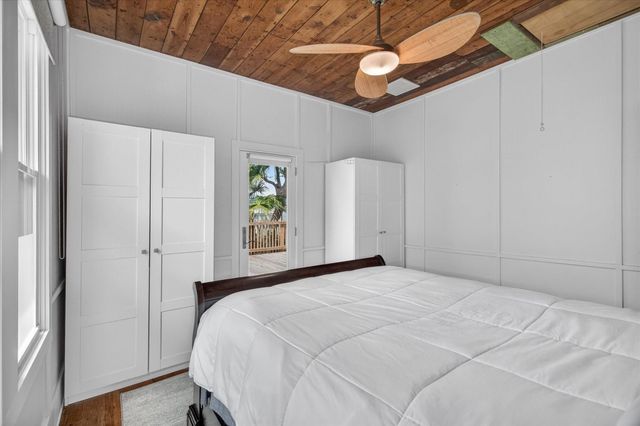 2407 37th Street, Galveston, TX 77550