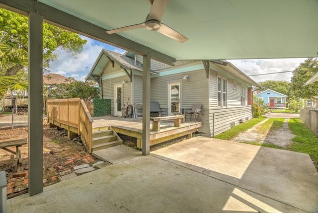 2407 37th Street, Galveston, TX 77550