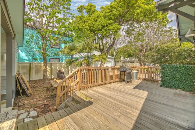 2407 37th Street, Galveston, TX 77550