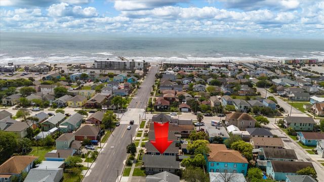 2407 37th Street, Galveston, TX 77550