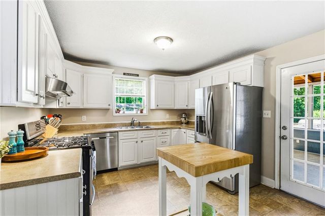 108 Rose Creek Lane, Woodstock, GA 30189